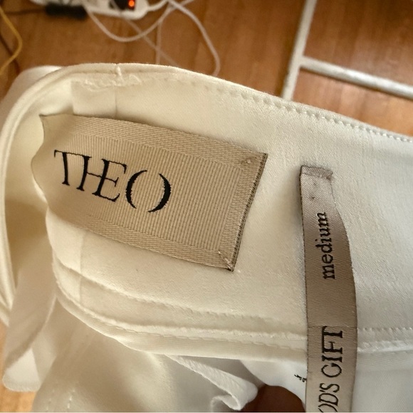 THEO HESTIA BERMUDA SHORTS in cream medium - Picture 13 of 13